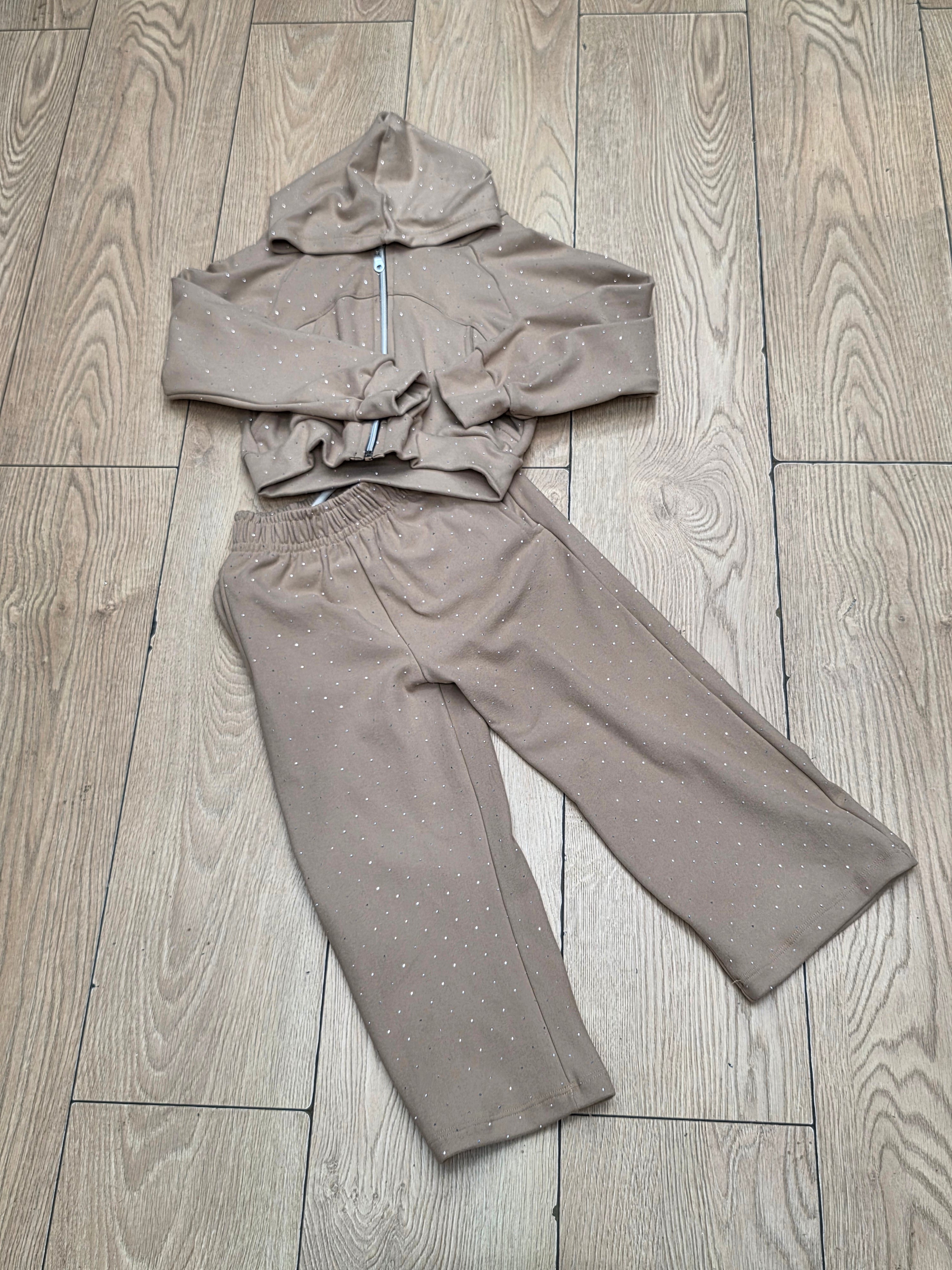 Conjunto con brillos de niña