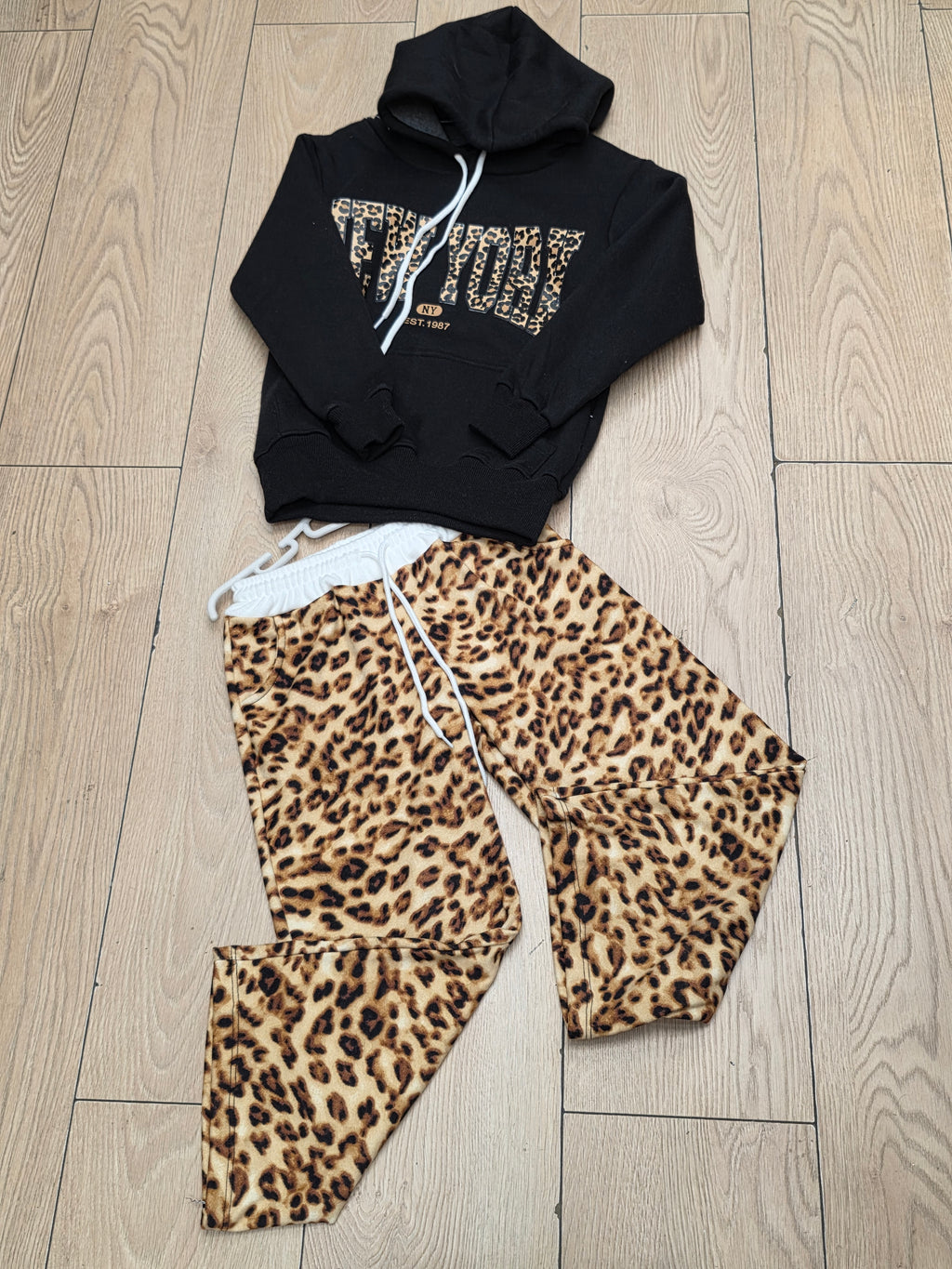 Conjunto New York animal print de niña